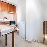 Sea View Apartment *