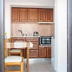Sea View Apartment *